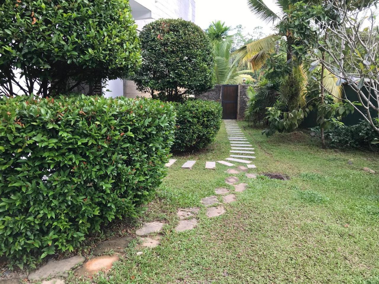 Lavendra Villa Mirissa Exterior photo